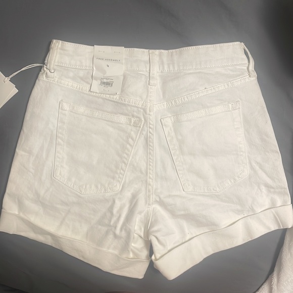 Free Assembly White High Wasted Cuffed Shorts - Picture 4 of 6